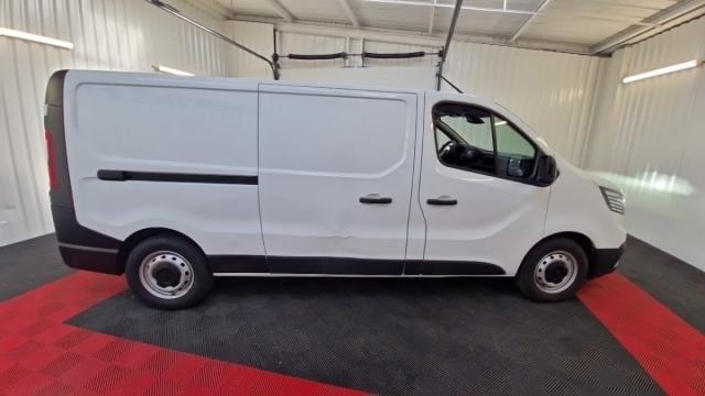 Renault Trafic image 2