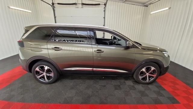 Peugeot 5008 image 2