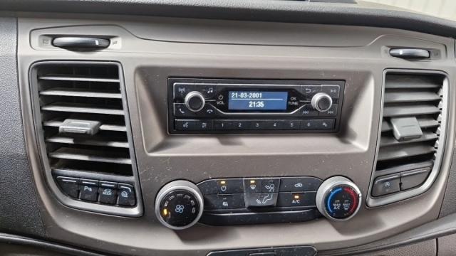 Ford Transit Custom image 4