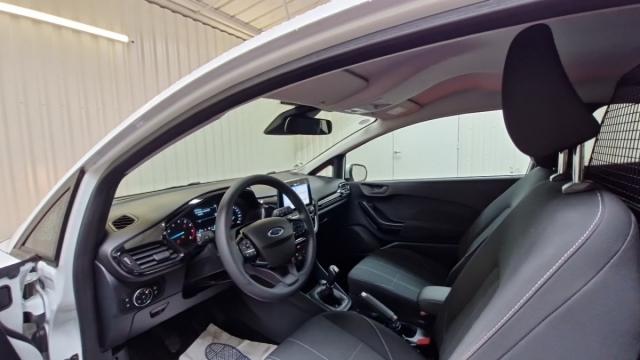 Ford Fiesta image 8
