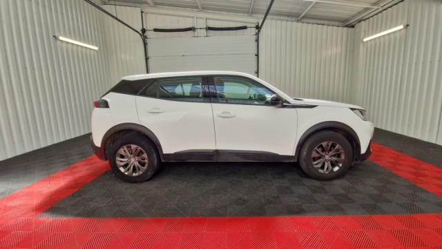 Peugeot 2008 image 2