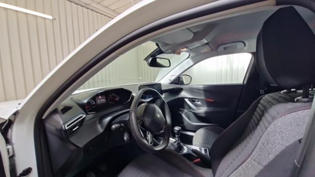 Peugeot 2008 image 5