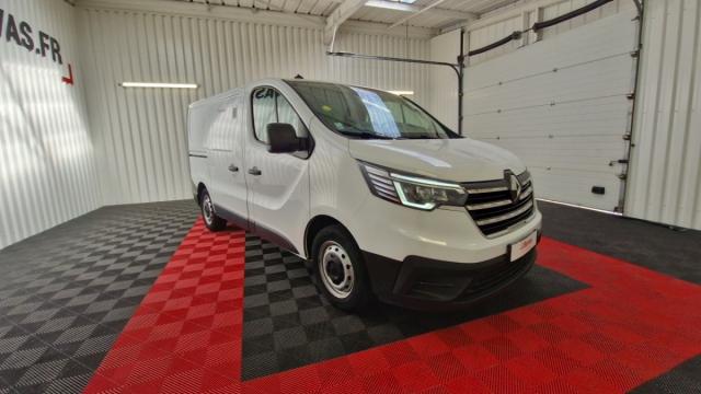 Renault Trafic image 3
