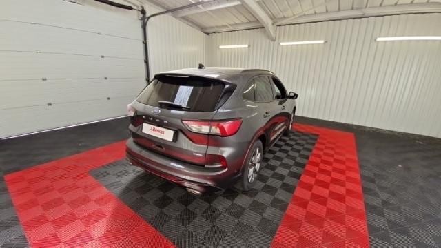 Ford Kuga image 7