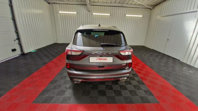 Ford Kuga image 3