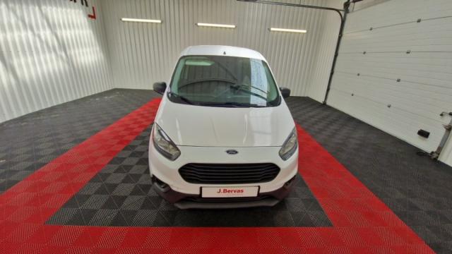 Ford Transit Courier image 8
