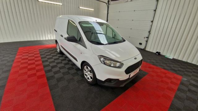 Ford Transit Courier image 6
