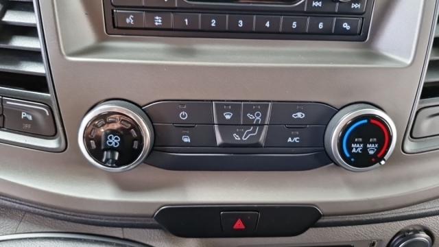 Ford Transit Custom image 3