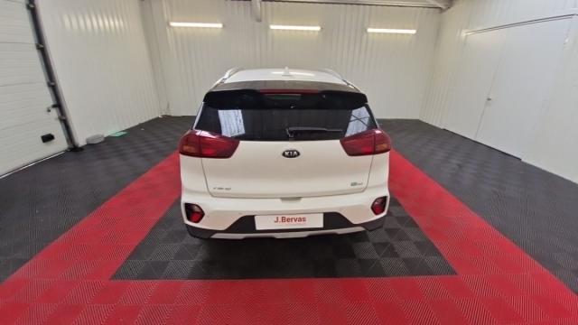 Kia Niro image 9