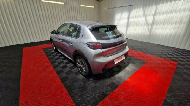 Peugeot E-208 image 1