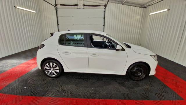 Peugeot 208 image 3