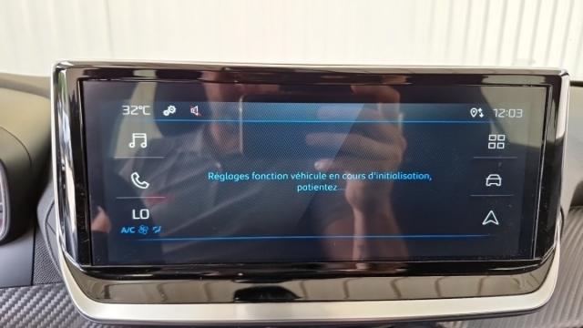 Peugeot 2008 image 3