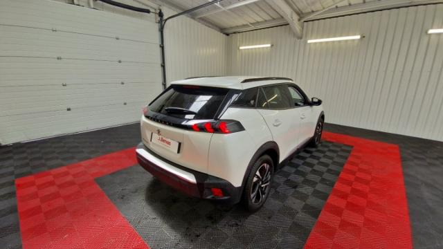 Peugeot 2008 image 2