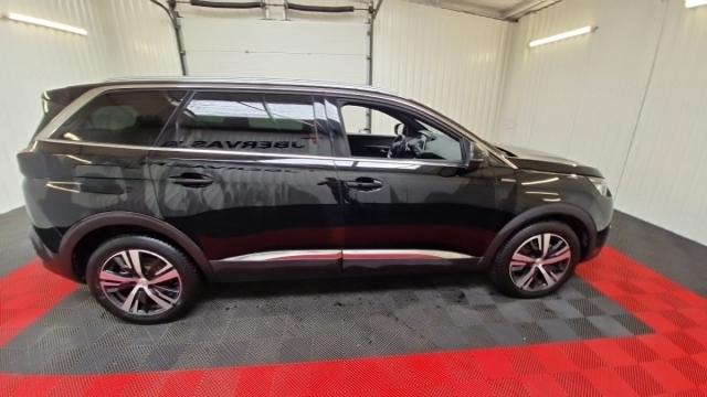 Peugeot 5008 image 1