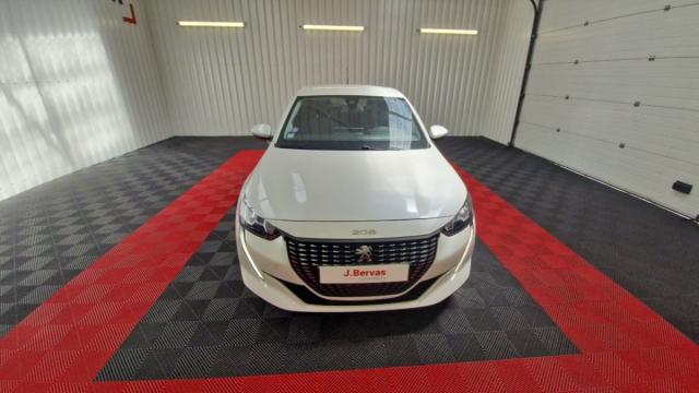 Peugeot 208 image 9