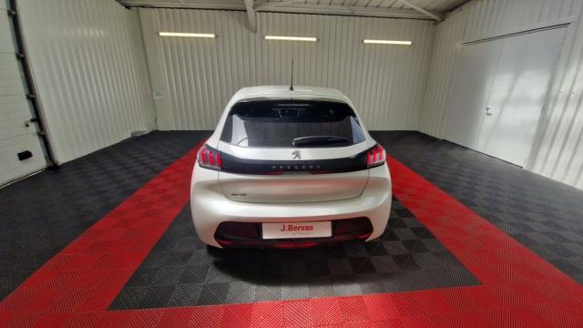 Peugeot 208 image 8