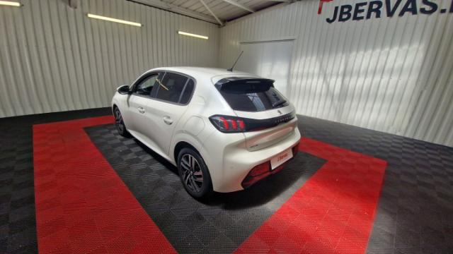 Peugeot 208 image 3