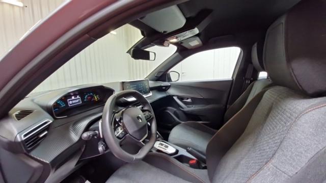 Peugeot 2008 image 3