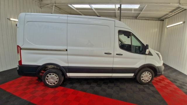 Ford Transit image 8