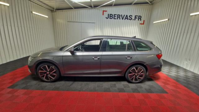 Skoda Octavia image 2