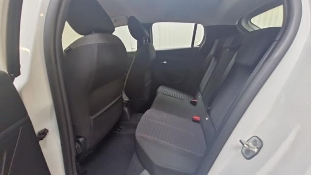 Peugeot 208 image 3