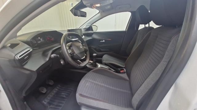 Peugeot 208 image 8