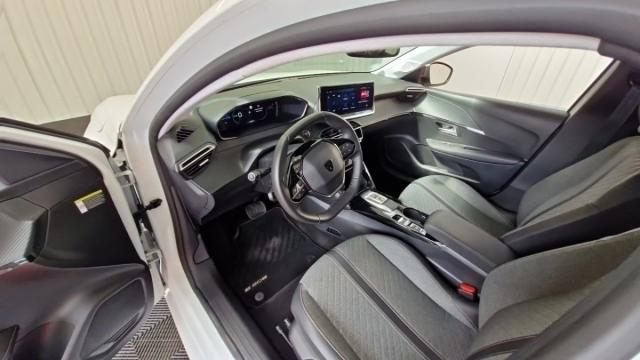 Peugeot E-208 image 3