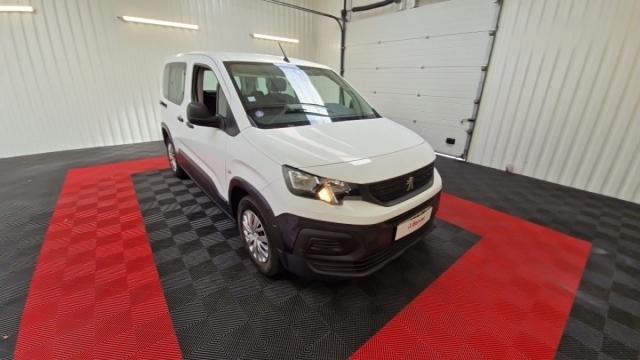 Peugeot Rifter image 9
