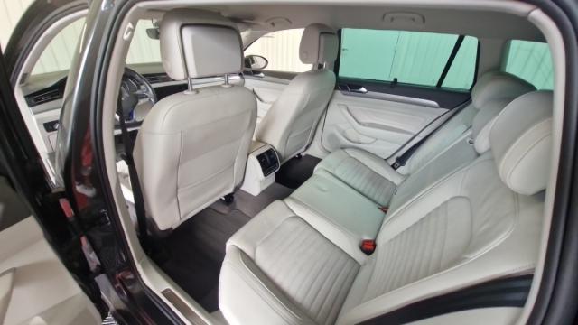 Volkswagen Passat Sw image 9