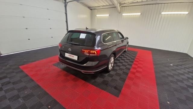 Volkswagen Passat Sw image 2