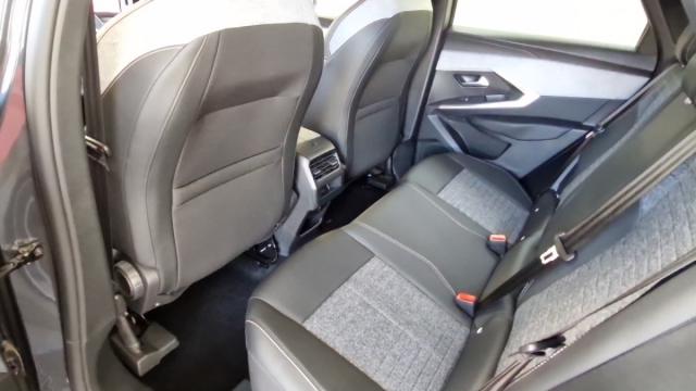 Peugeot 3008 image 2