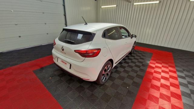 Renault Clio image 8
