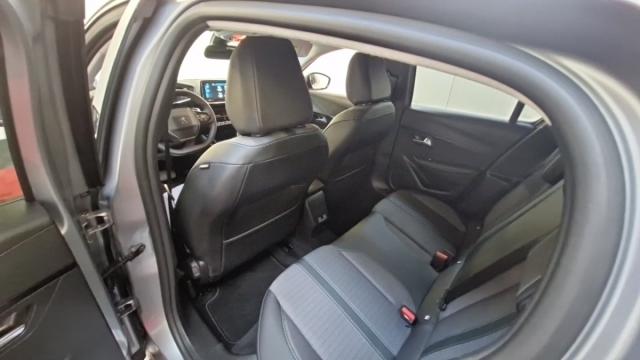 Peugeot 208 image 7