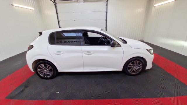 Peugeot 208 image 9