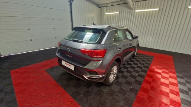 Volkswagen T-Roc image 3