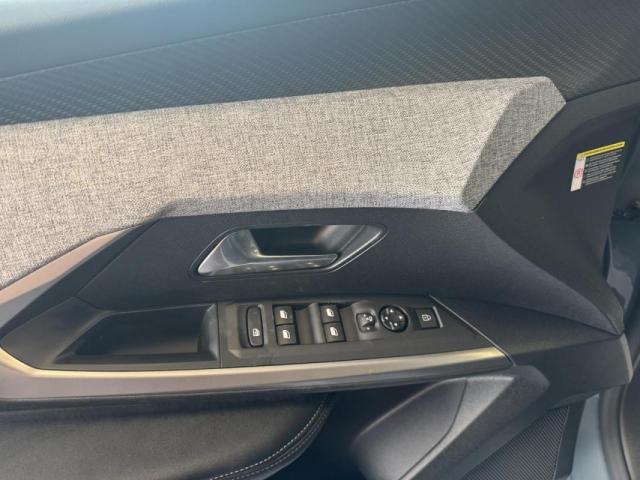Peugeot 3008 image 2