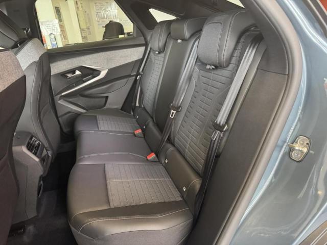 Peugeot 3008 image 3
