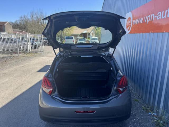 Peugeot 208 image 6