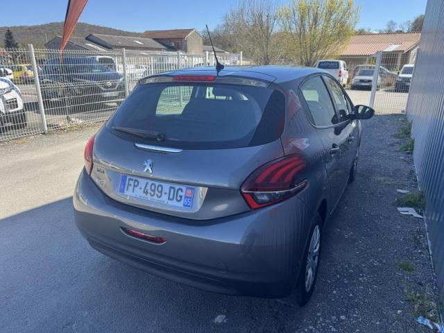 Peugeot 208 image 8