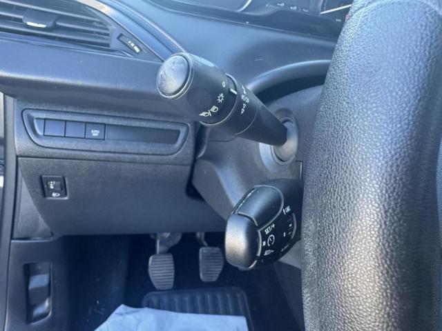 Peugeot 208 image 7