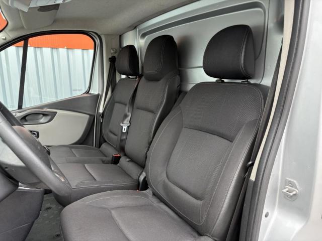 Renault Trafic image 9