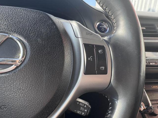 Lexus Ct 200h image 2