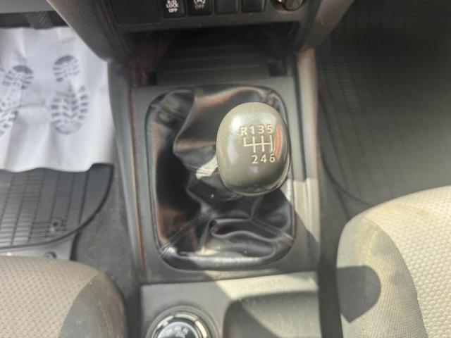 Mitsubishi Pick-Up image 6