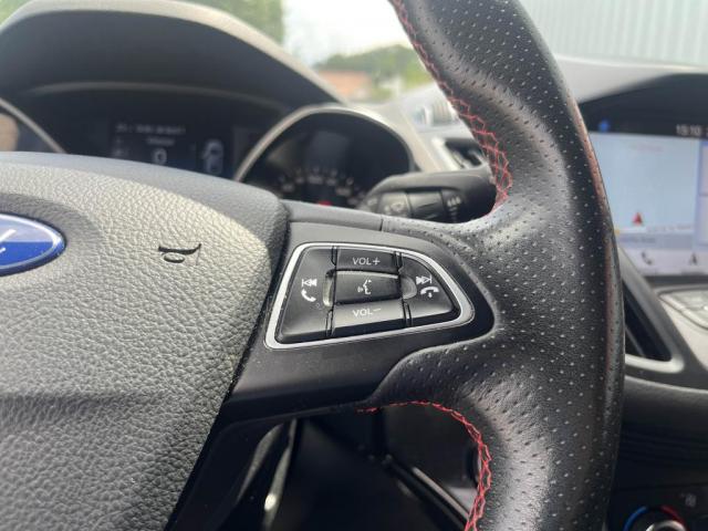 Ford Kuga image 7