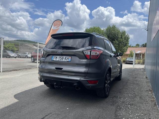 Ford Kuga image 6