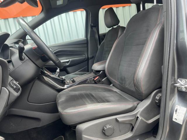 Ford Kuga image 8