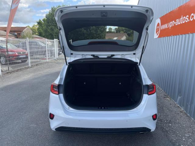 Kia Cee'D image 6
