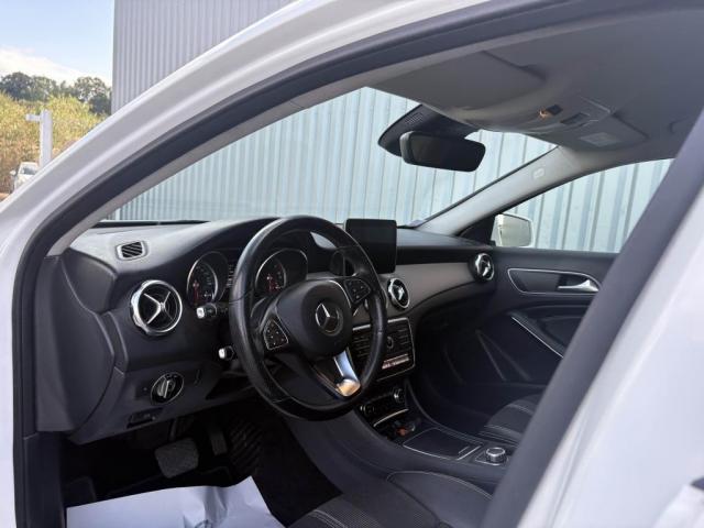 Mercedes Benz Gla image 1