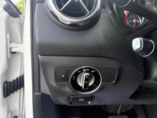 Mercedes Benz Gla image 8