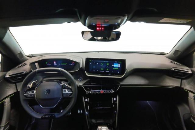 Peugeot 2008 image 1